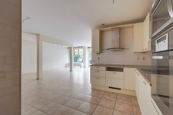 Medium property photo - Marga Klompéstraat 9, 2552 HL Den Haag